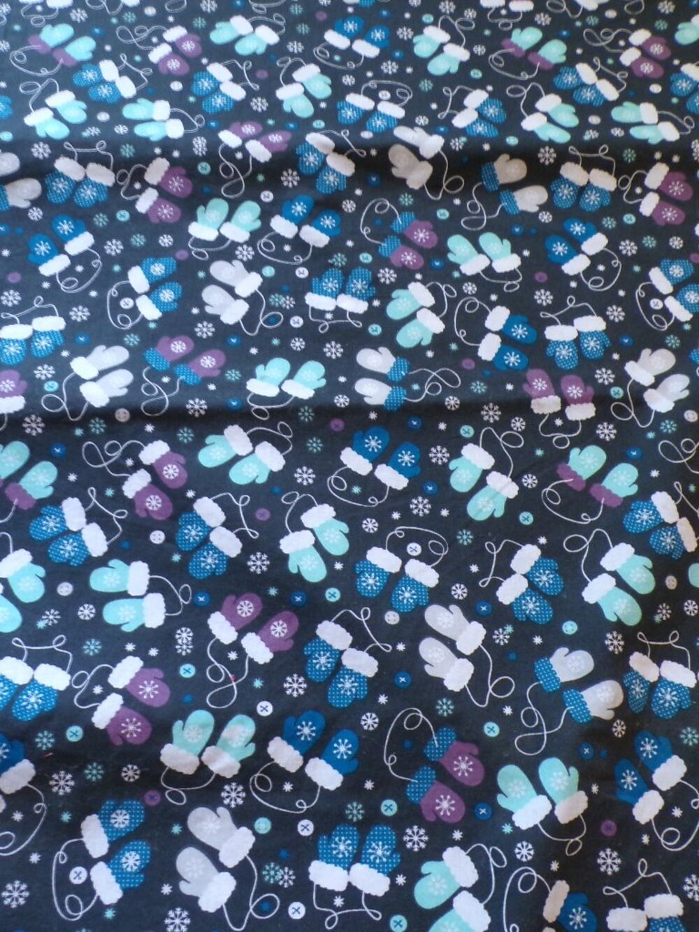 Novelty Fabric 100% Cotton Beautiful and Fun Mittens Print 1 yard + 34"